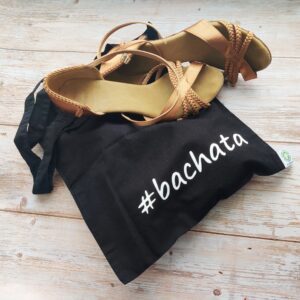 bachata tantsukingade kott