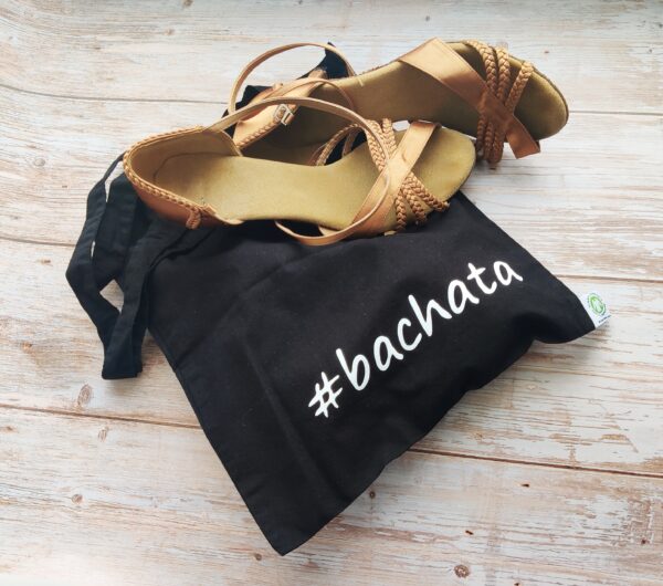 bachata tantsukingade kott