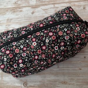 lilleline punane kosmeetikakott