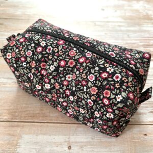 lilleline punane kosmeetikakott