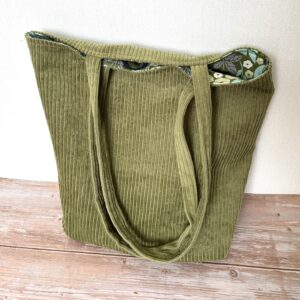 Roheline velvetist kott