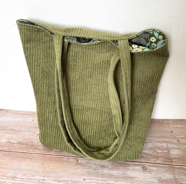 Roheline velvetist kott