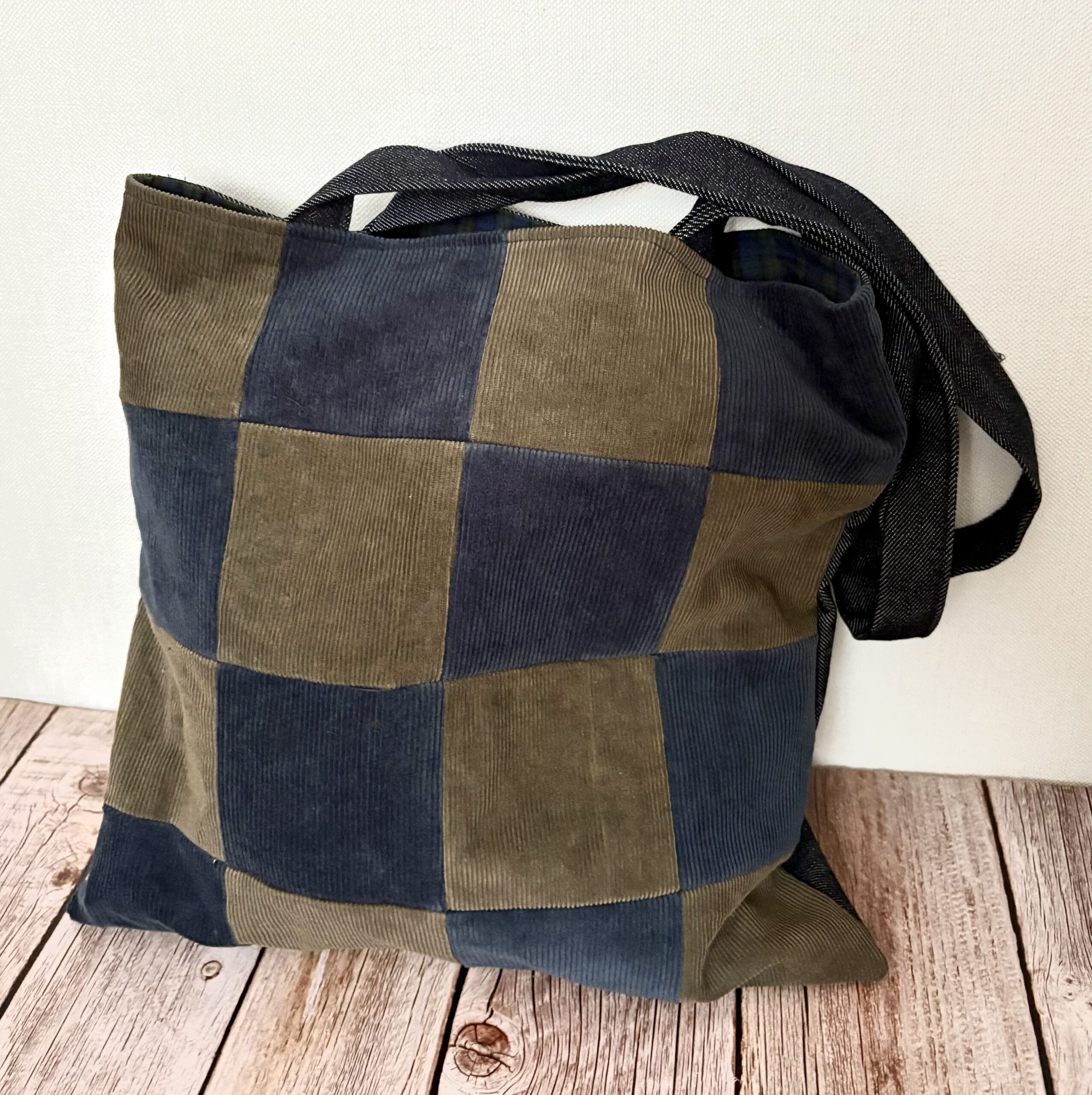 roheline ruuduline kott