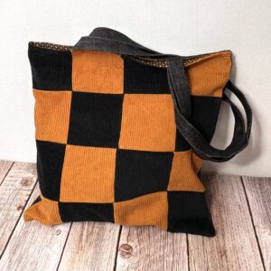 kollane-must ruuduline kott