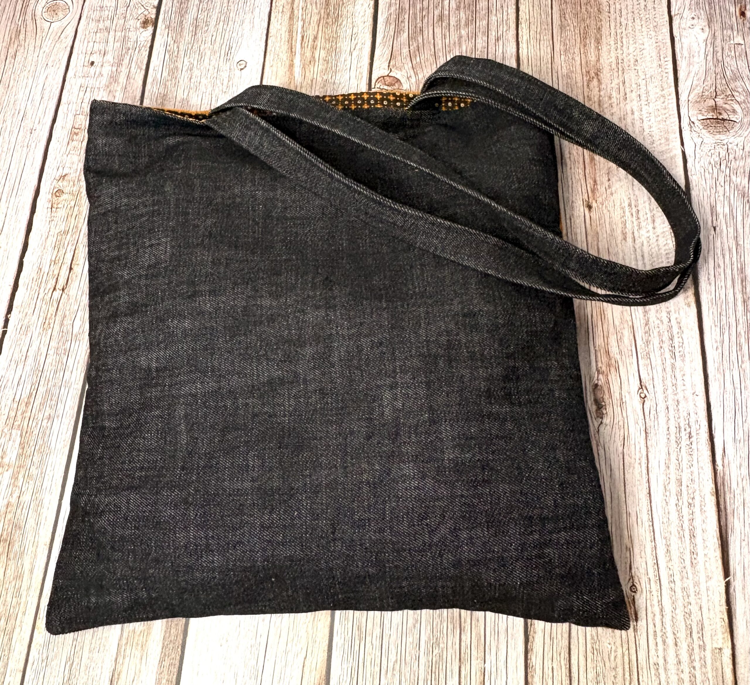 Kollane-must ruuduline velvetist kott - Image 3