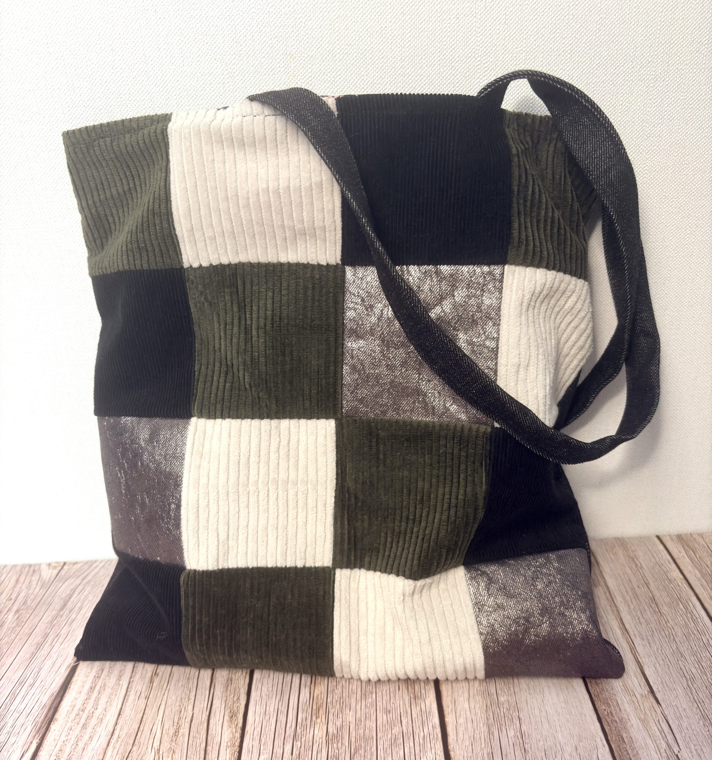 Roheline ruuduline kott